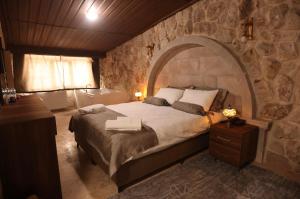 Imagen de la galería de hotels crazy horse, en Ortahisar