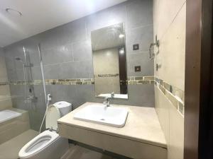 Un baño de Luxurious Boutique - Abu Dhabi Centre