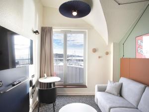 Χώρος καθιστικού στο ibis Granville Port De Plaisance