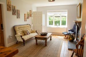 Televiisor ja/või meelelahutuskeskus majutusasutuses Birch Cottage