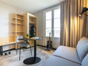 Posezení v ubytování ibis Strasbourg Centre Gare + 49 fotografií