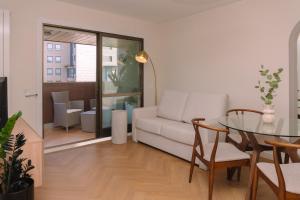 Posezení v ubytování Elegante coqueto y con piscina by CABANA Rentals