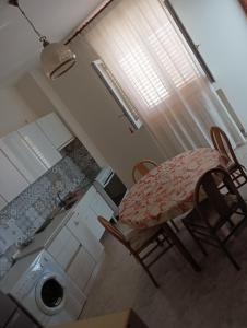 Η κουζίνα ή μικρή κουζίνα στο La casa di Riccardo by ROSSELLA'S HOME