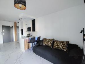 Kuchyň nebo kuchyňský kout v ubytování Sunset Sky Studio1 Gdańsk