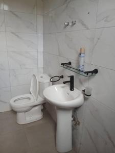 Ένα μπάνιο στο JudEls SA Guest House +27 φωτογραφίες