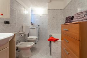 Ένα μπάνιο στο A Due Passi Da Aosta +13 φωτογραφίες