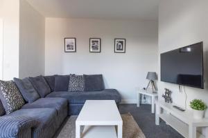 TV a/nebo společenská místnost v ubytování Lily Apartment - Sleeps 3 - Pet friendly - Parking