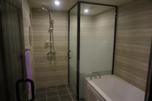 Koupelna v ubytování MU Hotel