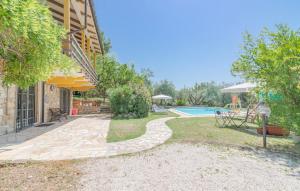 Πισίνα στο ή κοντά στο Villa Cassiani