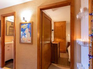 Ένα μπάνιο στο Apartment Les Hespérides 2 by Interhome
