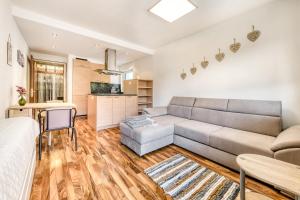 Kuchyň nebo kuchyňský kout v ubytování Bergparadies Natur PUR Kaution 50 Eur ENTHALTEN IN BUCHUNGSBETRAG direkte Buchung möglich keine Freigabe erforderlich Raumüberlassung siehe Informationen Kaution wird nach Auszug zurücküberwiesen