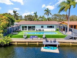 Θέα στο ποτάμι κοντά σε αυτή η παραθεριστική κατοικία