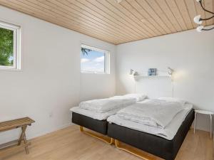 En eller flere senge i et værelse på Holiday Home Teodosija - 20m from the sea by Interhome