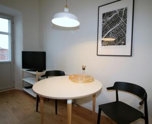 Μια τηλεόραση ή/και κέντρο ψυχαγωγίας στο Central Apartment for 4