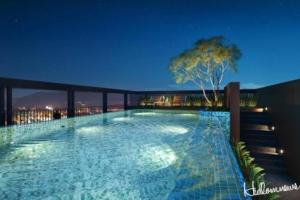 Bassein majutusasutuses Nice Modern in Nimman with RoofTop Pool by Bestbnb või selle lähedal