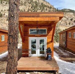 Nespecifikovaný výhled na hory nebo výhled na hory při pohledu z prázdninového domu