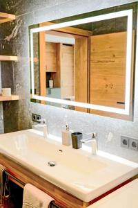 Un baño de Apartment Waidmannsheil - 67qm by Interhome 17 fotos más