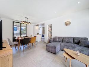 TV/trung tâm giải trí tại Holiday Home Les Musardises by Interhome