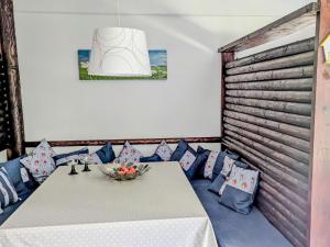Χώρος καθιστικού στο Holiday Home Am Sternberg 115 by Interhome