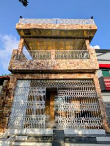 Gallery image of Triple Story Hillside Villa, Numb Brewery Murree in Murree