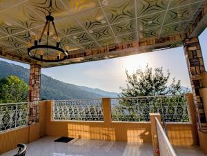 Gallery image of Triple Story Hillside Villa, Numb Brewery Murree in Murree +16 photos