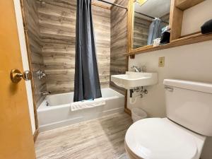 Ένα μπάνιο στο Hotel O Bel Aire Chamberlain SD I 90 +82 φωτογραφίες