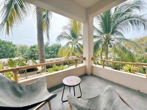 Gallery image of Casa Leah Apartment - Zicatela Boutique - AC in Bedroom - Private Deck - Pool And Casa Leah View - TV - Steps to Zicatela Beach and la Punta - 12 in Puerto Escondido +16 photos