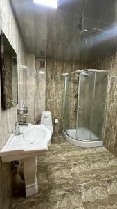 Ένα μπάνιο στο Masalli Hotel