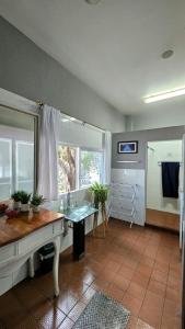 Η κουζίνα ή μικρή κουζίνα στο Hostel Auikyani