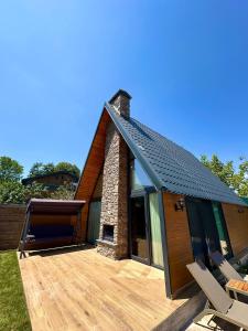 Το κτήριο όπου στεγάζεται  η παραθεριστική κατοικία