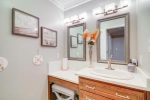 Ένα μπάνιο στο Game Room and Pond Spacious Gainesville Getaway! +36 φωτογραφίες