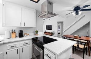 Galeriebild der Unterkunft Lux Modern, Pet Friendly, Pool, Hot Tub, Tennis in Oceanside + 24 Fotos