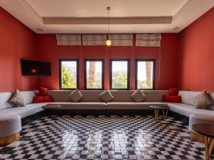 Χώρος καθιστικού στο Ibis Meknès