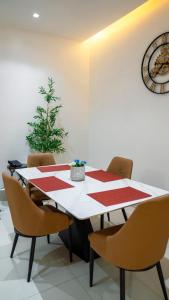 Φωτογραφία από το άλμπουμ του Center Point Apartment 3 στην Αμπούζα