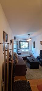 Ruang duduk di Cityline home Coka