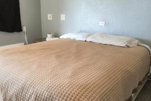 Katil atau katil-katil dalam bilik di Mi Amor Inn & Suites by Hotel O Dallas Tx Hwy 352