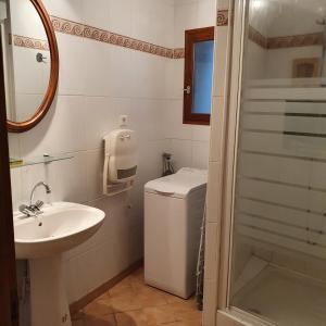 O baie la Charmant logement dans village de montagne +6 fotografii
