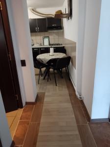 Dapur atau dapur kecil di Five C's APARTMENT