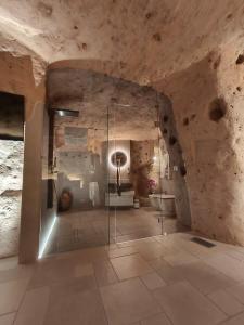 Ένα μπάνιο στο IL Nido nella Roccia