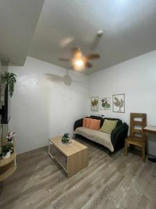 Ένα ή περισσότερα κρεβάτια σε δωμάτιο στο Urban Nest 1018A