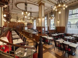 Χώρος καθιστικού στο Mövenpick Hotel Budapest Centre