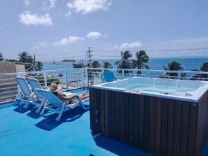 Bazén v ubytování Bahia San Andres Hospedaje nebo v jeho okolí