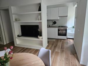 Η κουζίνα ή μικρή κουζίνα στο Piramide Elegance Apartment