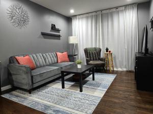 Χώρος καθιστικού στο Single Family House 3BR near DTLA