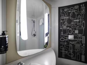 Bilik mandi di ibis London City - Shoreditch +72 gambar