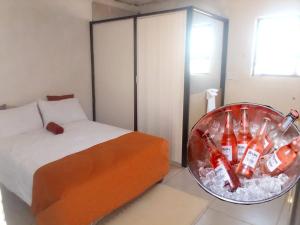 Postel nebo postele na pokoji v ubytování Mokoena Village guesthouse
