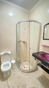 Bilik mandi di Tata Apartamentos
