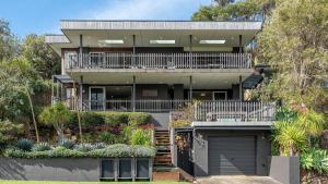 Casa grande con balcón y entrada en Surf N Turf - The Grandstand, en Kiama