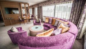 Parklands Hotel & Country Club tesisinde lounge veya bar alanı