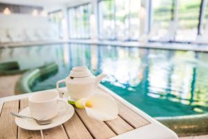 Bazén v ubytovaní Hotel Acquaviva Del Garda alebo v jeho blízkosti